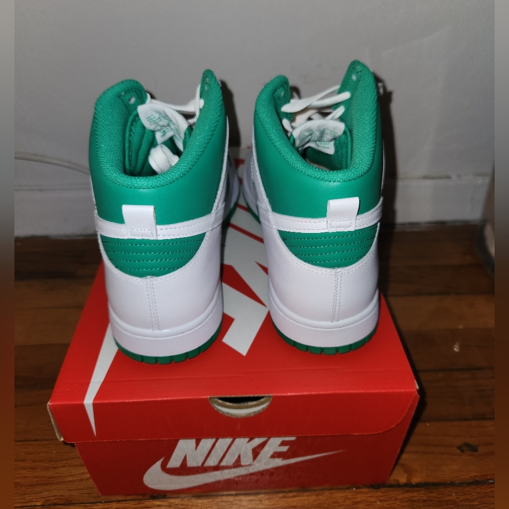 Nike Dunk Hi Retro Bttys - Picture 4 of 9